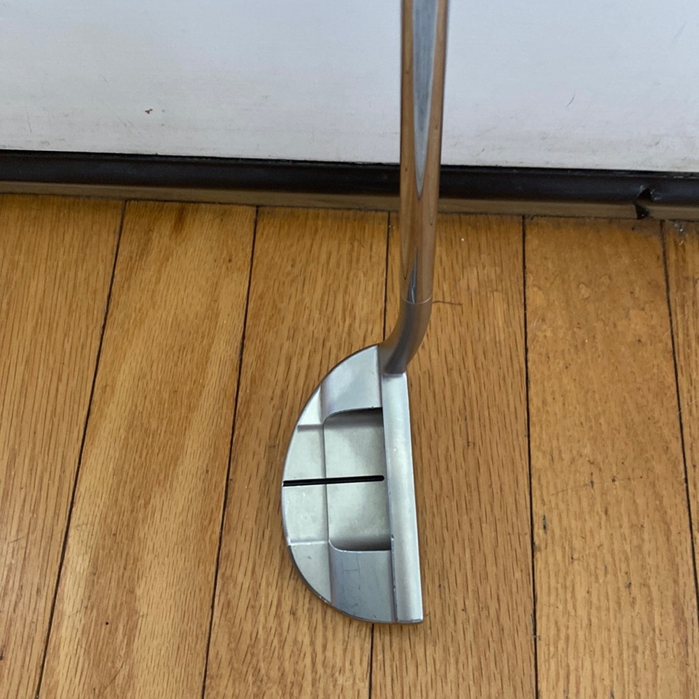 Scotty Cameron putter with head cover